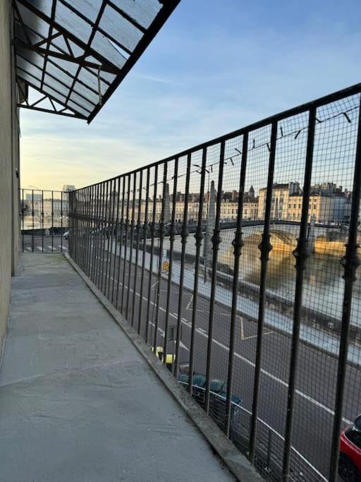 Appartement Avec Magnifique Vue Sur La Saone Et Son Balcon Chalon-sur-Saône Dış mekan fotoğraf